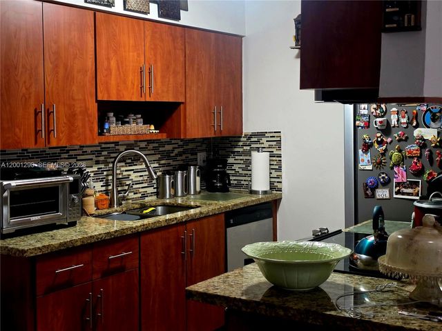 4865 SW 64th Way, Davie, FL 33314