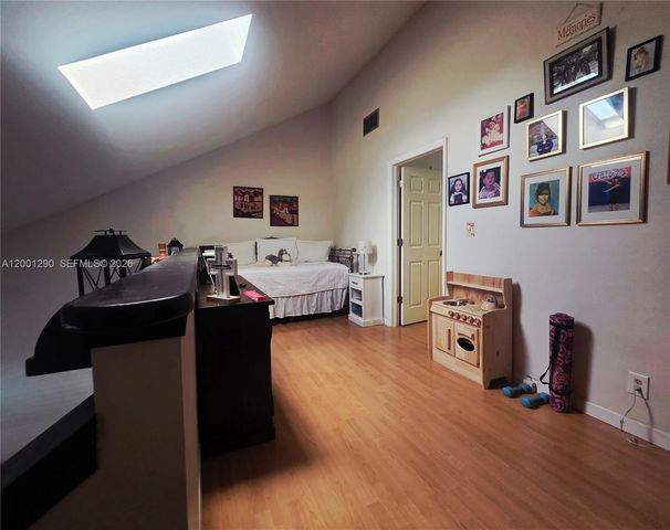 4865 SW 64th Way, Davie, FL 33314