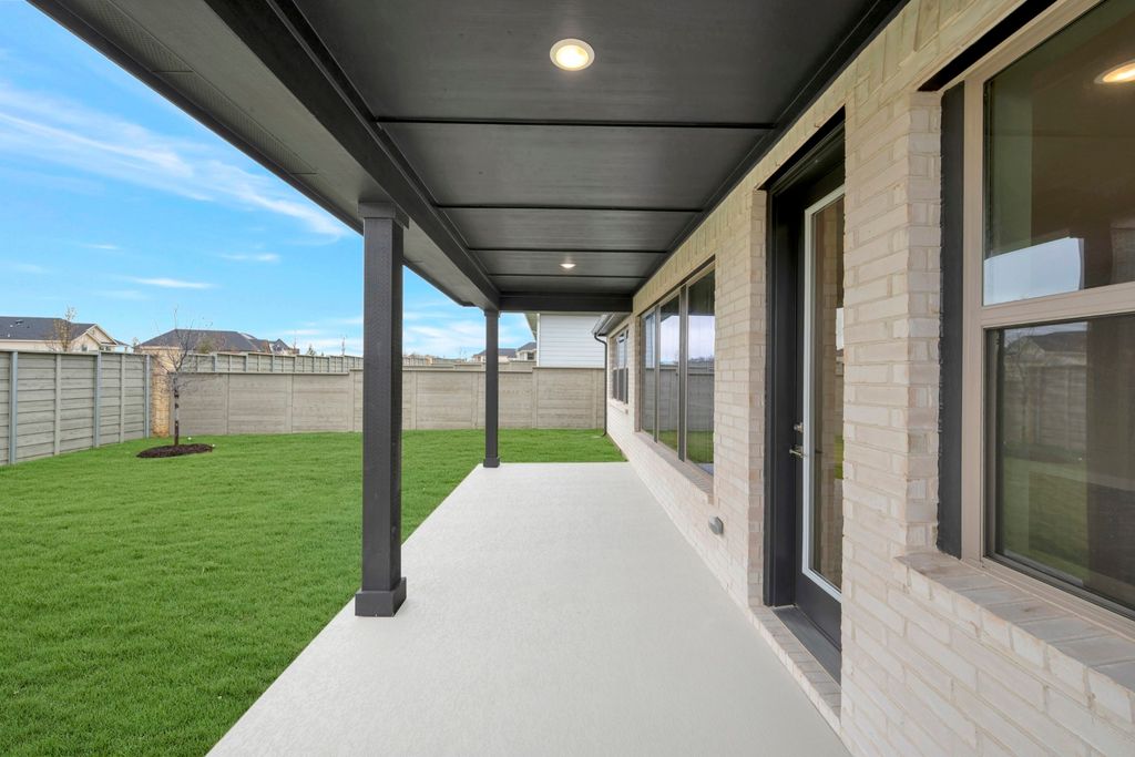 8916 Chestnut Lane, Justin, TX 76247 — photo 2
