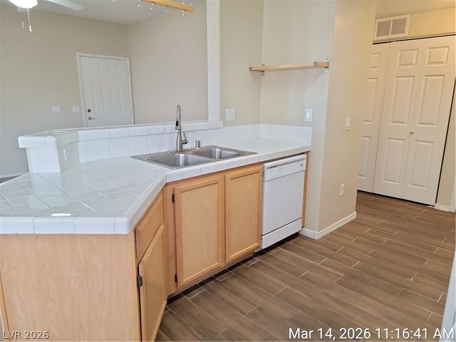 1050 East Cactus Avenue 2099, Las Vegas, NV 89183