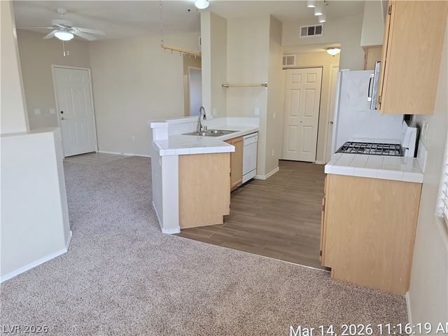 1050 East Cactus Avenue 2099, Las Vegas, NV 89183