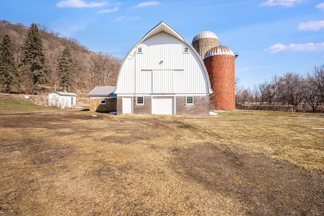 48050 Old River Bluff Road, Saint Peter, MN 56082