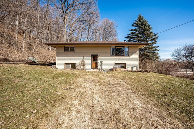 48050 Old River Bluff Road, Saint Peter, MN 56082