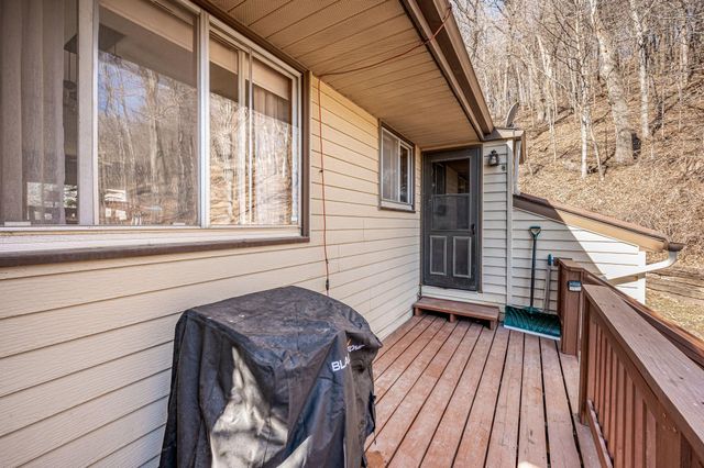 48050 Old River Bluff Road, Saint Peter, MN 56082