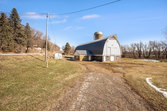 48050 Old River Bluff Road, Saint Peter, MN 56082