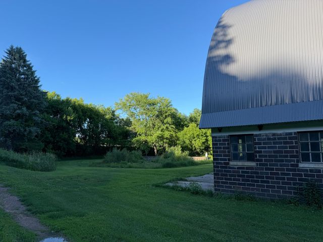 48050 Old River Bluff Road, Saint Peter, MN 56082