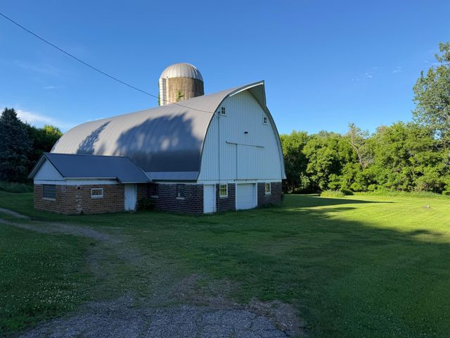 48050 Old River Bluff Road, Saint Peter, MN 56082