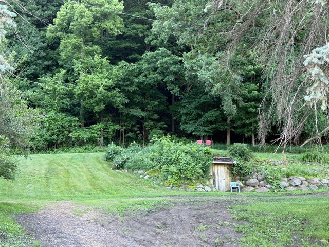 48050 Old River Bluff Road, Saint Peter, MN 56082