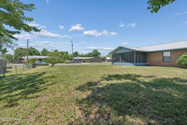 1848 Airport Circle, Panama City, FL 32405
