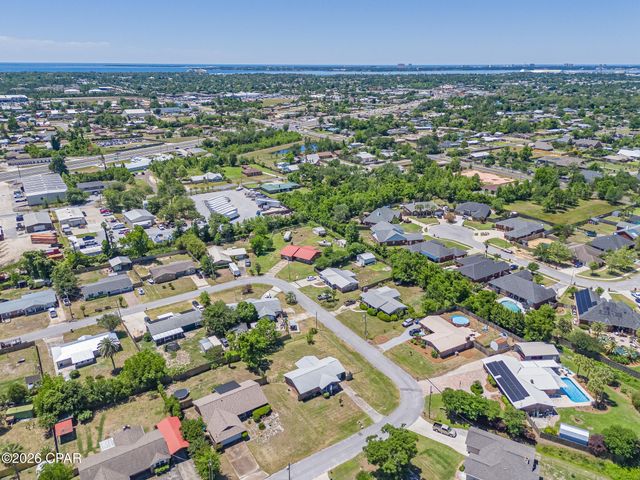 1848 Airport Circle, Panama City, FL 32405