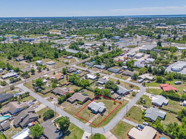 1848 Airport Circle, Panama City, FL 32405