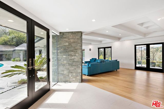 3035 Lake Glen Drive, Beverly Hills, CA 90210