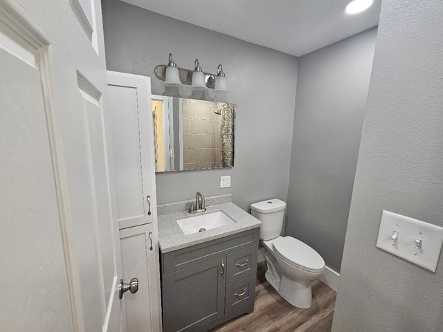 807 5th Avenue, Belle Plaine, IA 52208