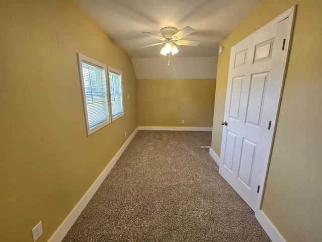 807 5th Avenue, Belle Plaine, IA 52208