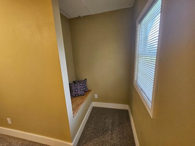 807 5th Avenue, Belle Plaine, IA 52208