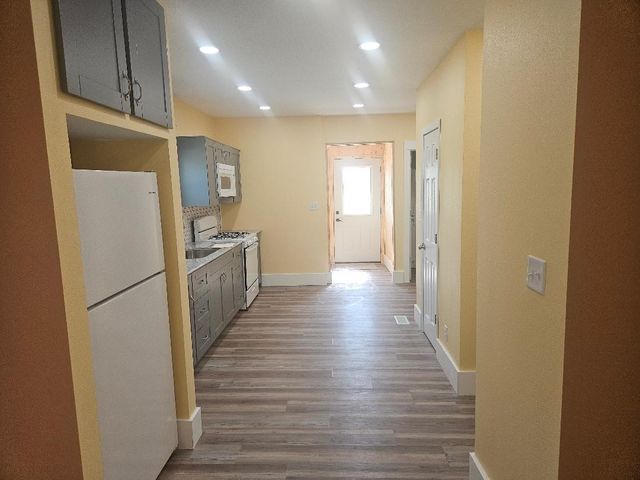 807 5th Avenue, Belle Plaine, IA 52208