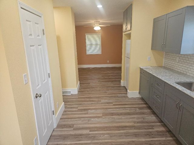 807 5th Avenue, Belle Plaine, IA 52208