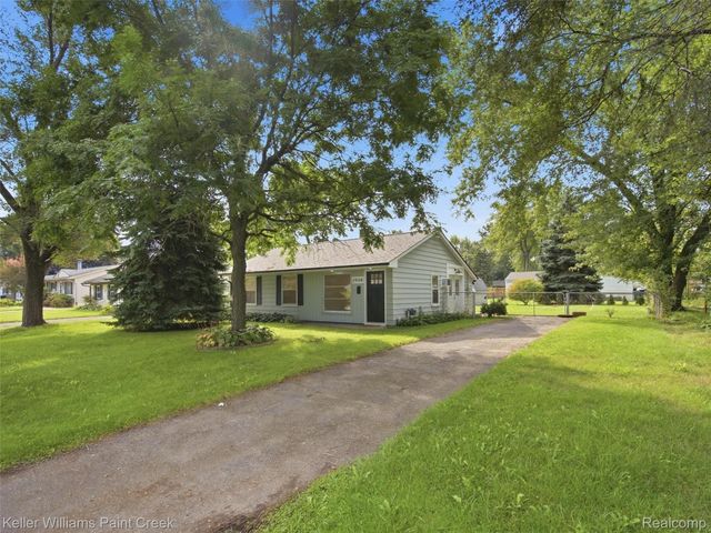 2908 Edna Jane Drive, Auburn Hills, MI 48326