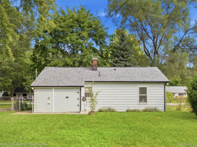 2908 Edna Jane Drive, Auburn Hills, MI 48326