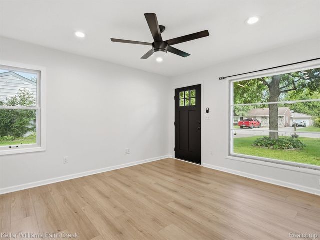 2908 Edna Jane Drive, Auburn Hills, MI 48326