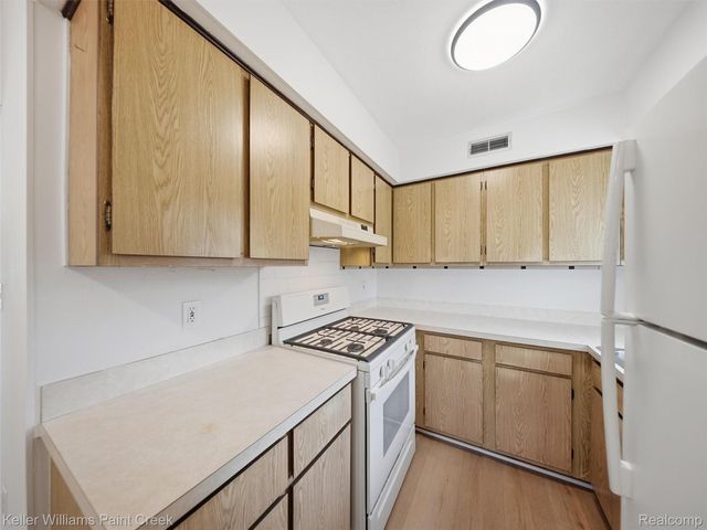 2908 Edna Jane Drive, Auburn Hills, MI 48326