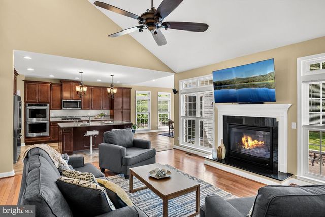 11 TAFT CT, Hainesport, NJ 08036