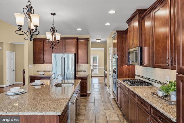 11 TAFT CT, Hainesport, NJ 08036