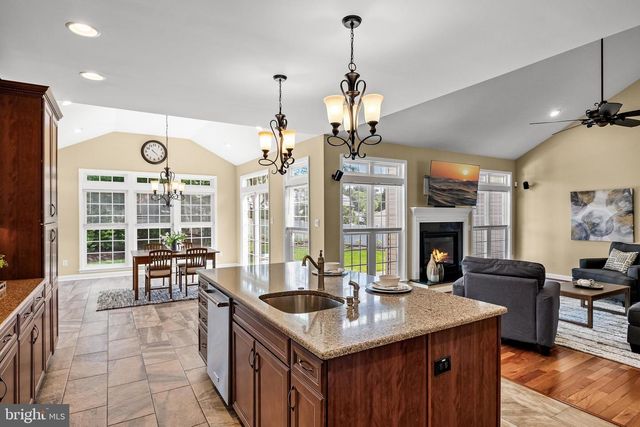 11 TAFT CT, Hainesport, NJ 08036