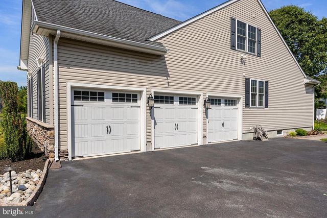 11 TAFT CT, Hainesport, NJ 08036
