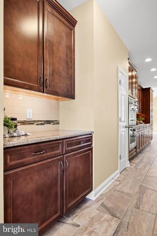 11 TAFT CT, Hainesport, NJ 08036