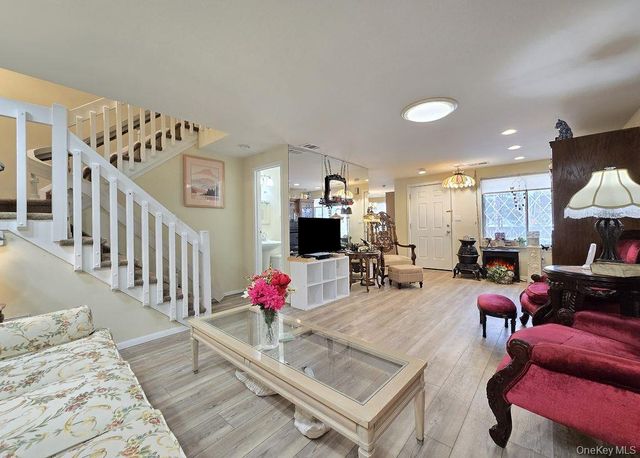 331 Clubhouse Court, Coram, NY 11727