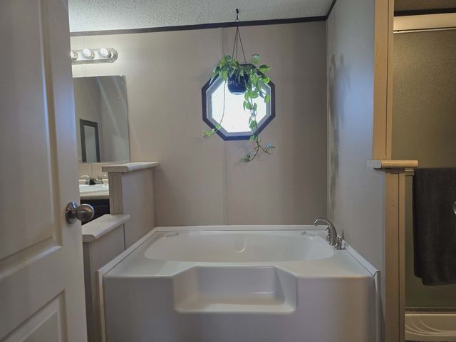 1381 Hackleman Road, Whitesboro, TX 76273