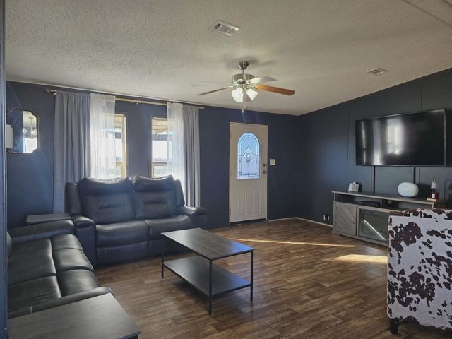 1381 Hackleman Road, Whitesboro, TX 76273