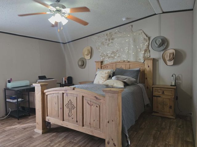 1381 Hackleman Road, Whitesboro, TX 76273