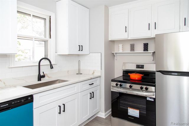 4056 Robina Avenue, Berkley, MI 48072