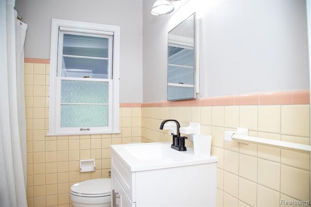 4056 Robina Avenue, Berkley, MI 48072