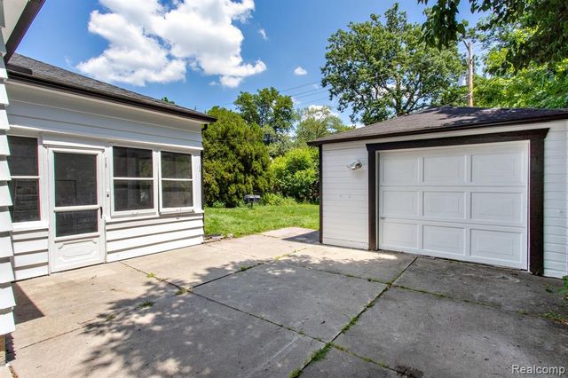 4056 Robina Avenue, Berkley, MI 48072