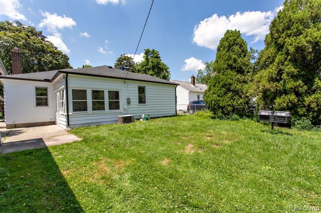 4056 Robina Avenue, Berkley, MI 48072