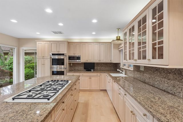465 Foster Drive, Des Moines, IA 50312