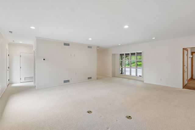 465 Foster Drive, Des Moines, IA 50312