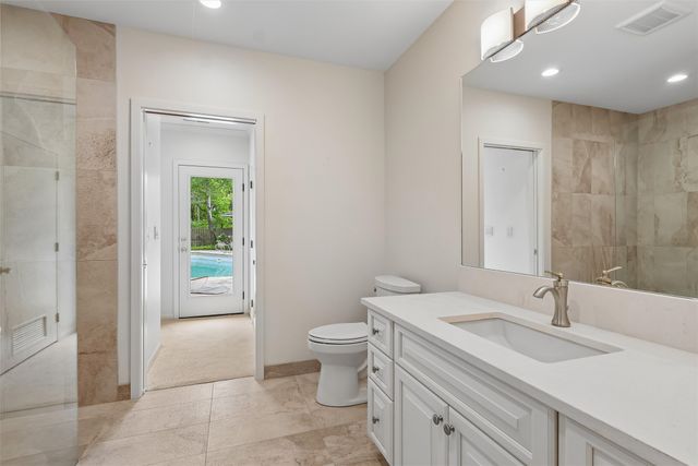 465 Foster Drive, Des Moines, IA 50312