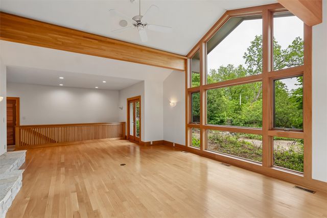 465 Foster Drive, Des Moines, IA 50312