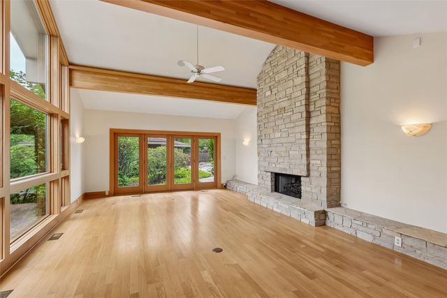465 Foster Drive, Des Moines, IA 50312