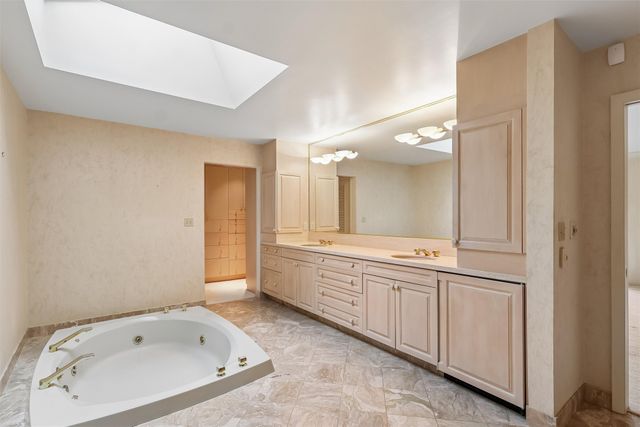 465 Foster Drive, Des Moines, IA 50312