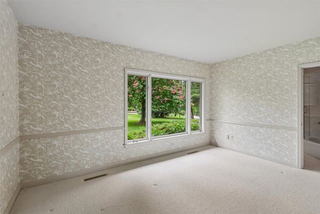 465 Foster Drive, Des Moines, IA 50312