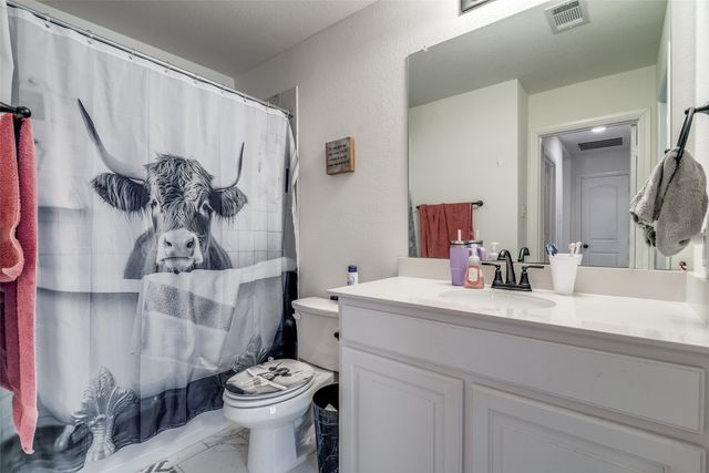 1402 Dry Creek Drive, Cleburne, TX 76033