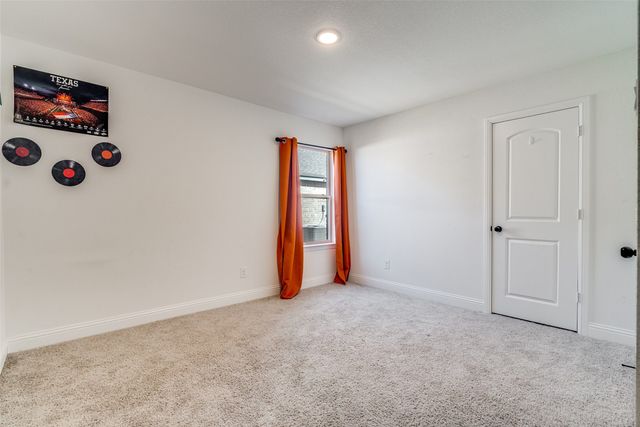 1402 Dry Creek Drive, Cleburne, TX 76033