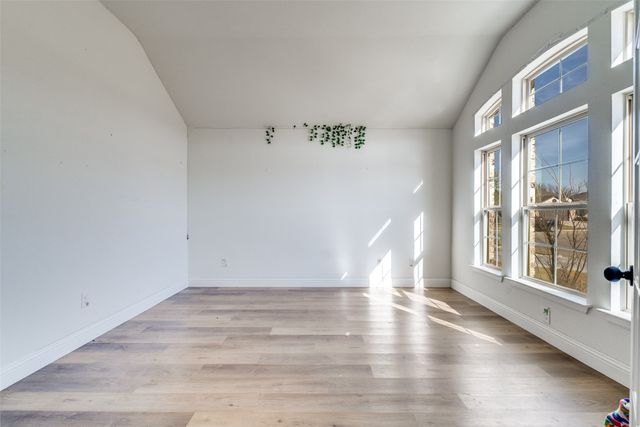 1402 Dry Creek Drive, Cleburne, TX 76033