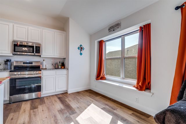 1402 Dry Creek Drive, Cleburne, TX 76033