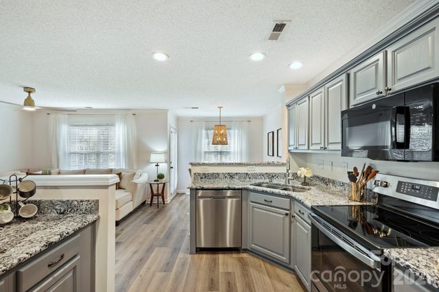 9977 Reindeer Way Lane, Charlotte, NC 28216